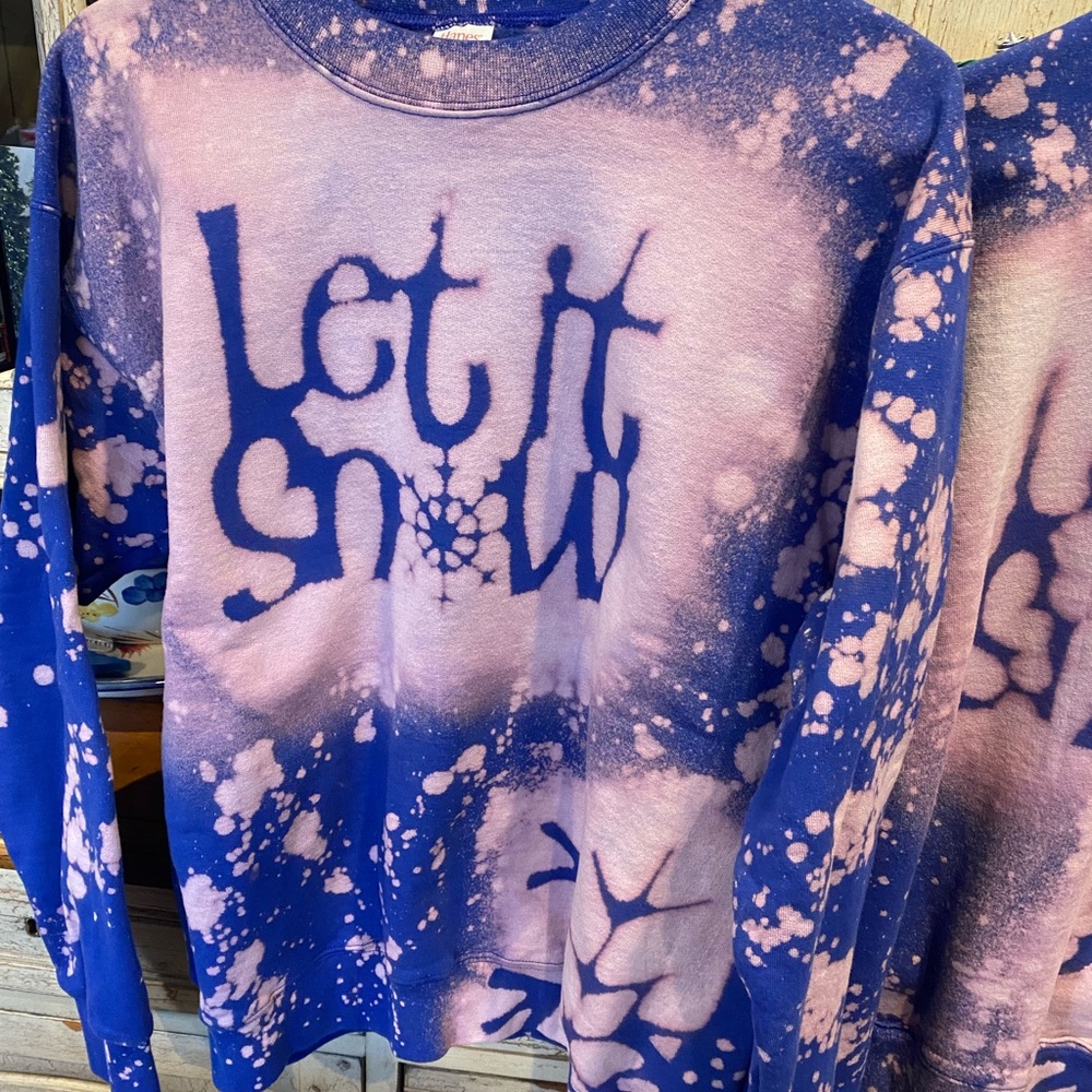 Let it snow crewneck sweatshirt